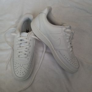 Nike size 7.5 white